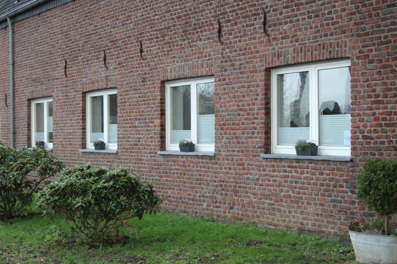 Gaestezimmer Bergerhof - Ankommen Und Wohlfuehlen نيوس المظهر الخارجي الصورة